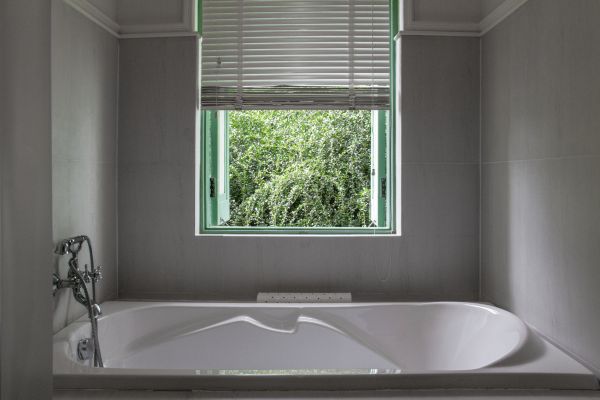 Fiberglass Tub Installation in Dallas